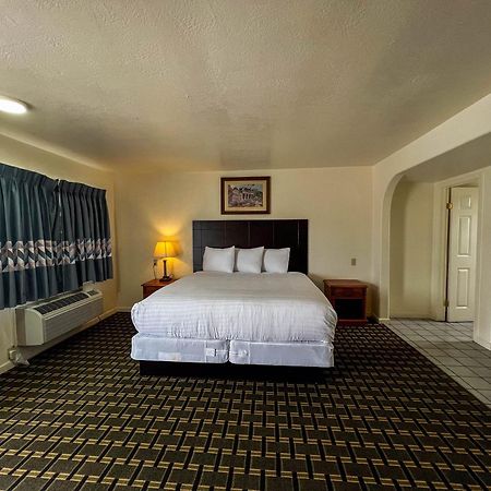Deluxe Inn Хейуърд Екстериор снимка